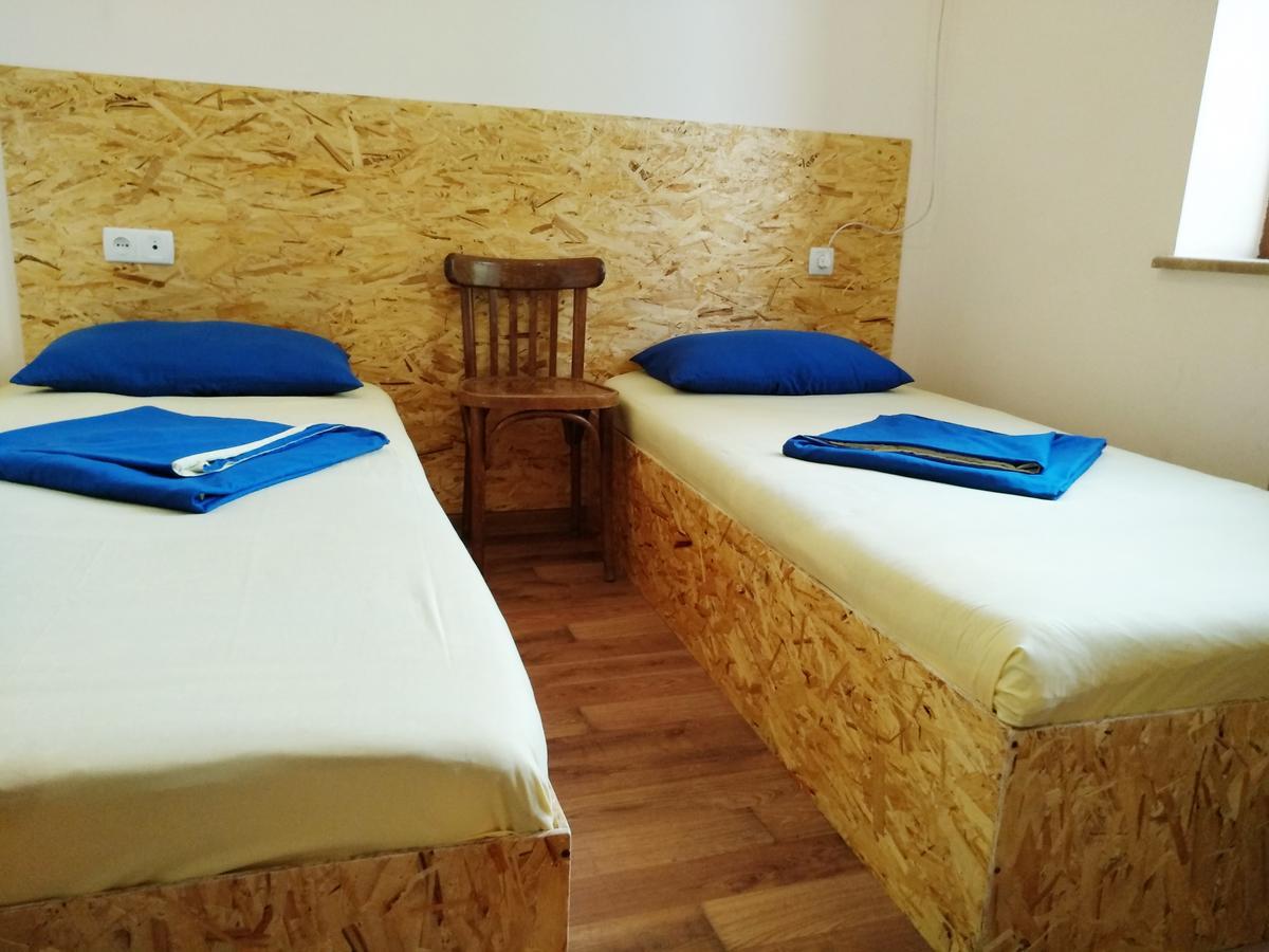 Shat Lav Hostel Erivan Exterior foto