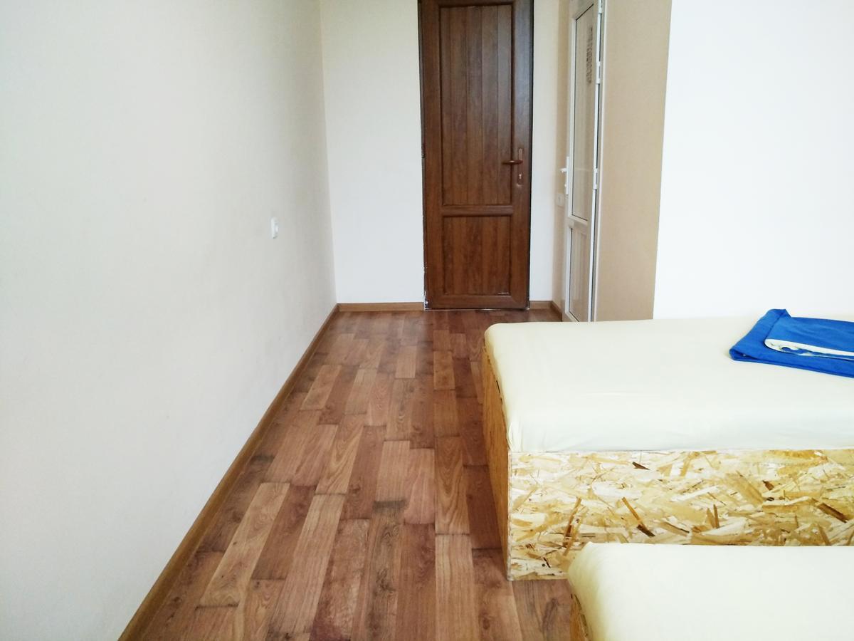 Shat Lav Hostel Erivan Exterior foto