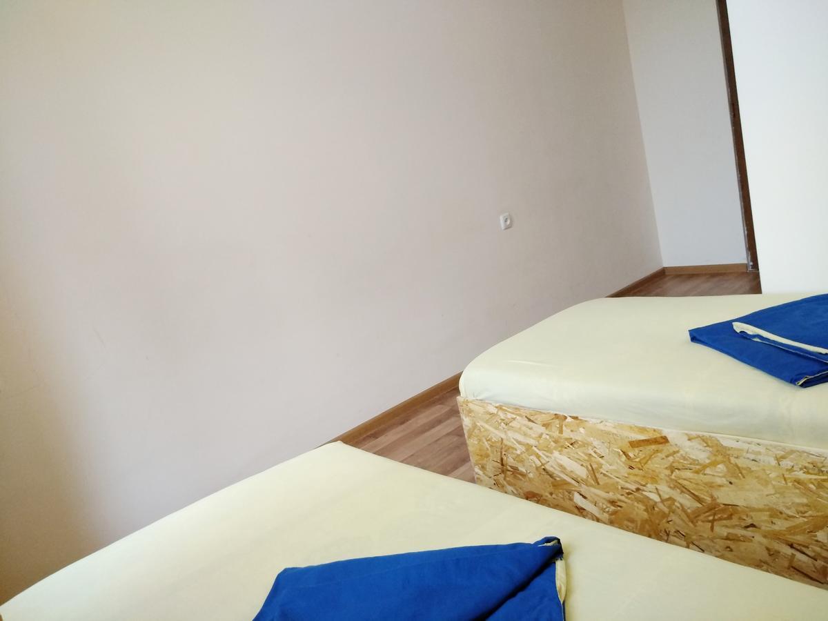 Shat Lav Hostel Erivan Exterior foto