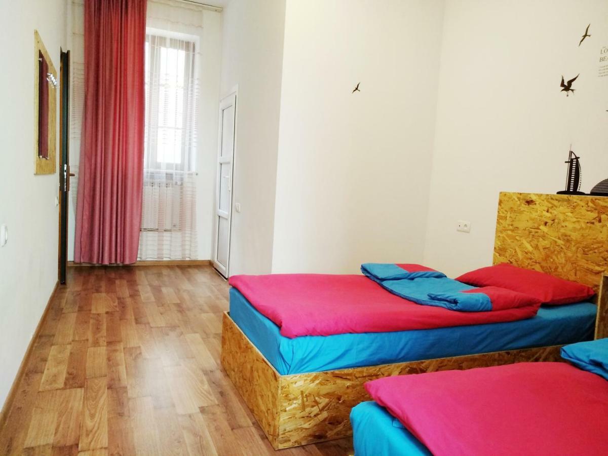 Shat Lav Hostel Erivan Exterior foto