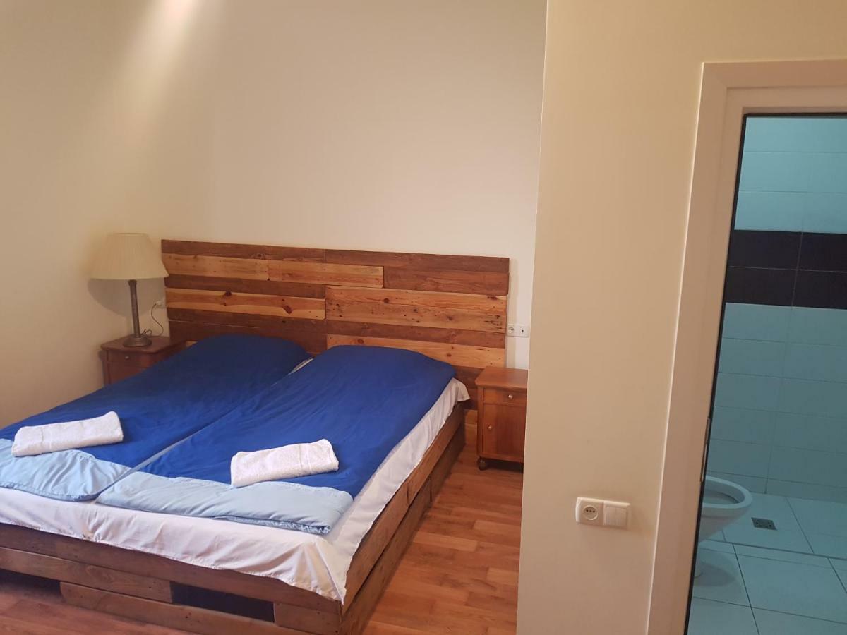 Shat Lav Hostel Erivan Exterior foto