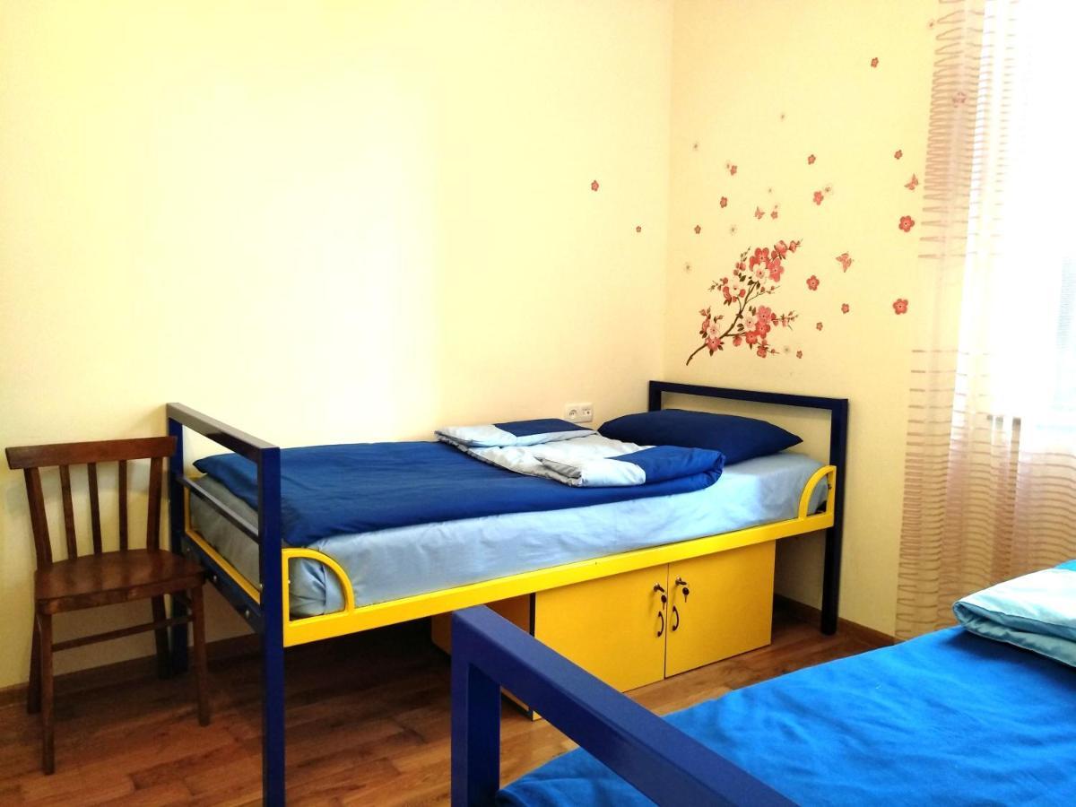 Shat Lav Hostel Erivan Exterior foto